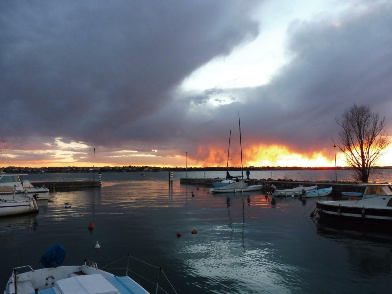 Affittacamere Porticciolo Castelnuovo del Garda Exterior foto